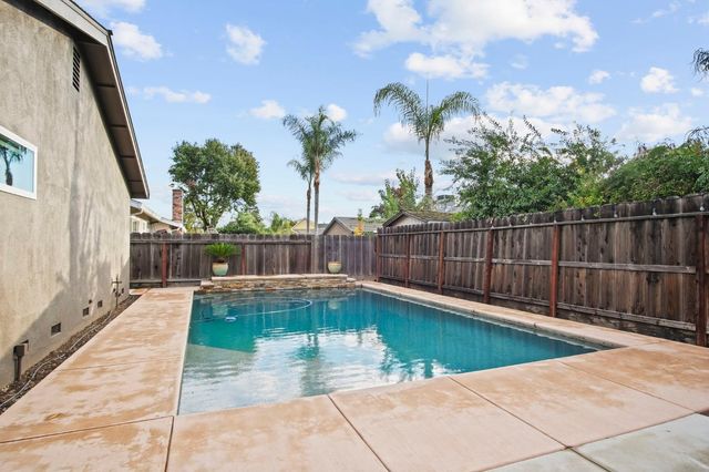 1217 E Sonoma Ave, Modesto, CA 95355