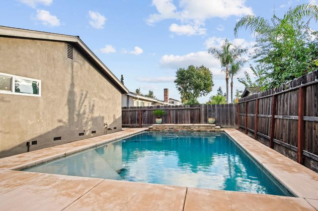 1217 E Sonoma Ave, Modesto, CA 95355