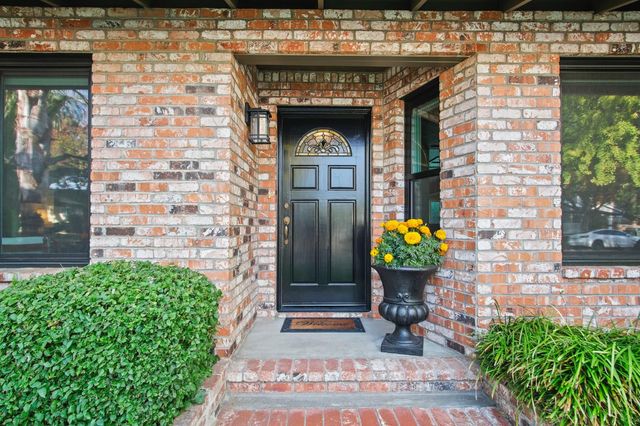 1217 E Sonoma Ave, Modesto, CA 95355