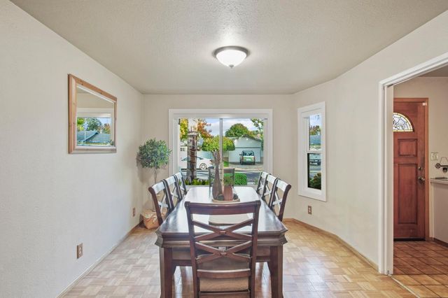 1217 E Sonoma Ave, Modesto, CA 95355