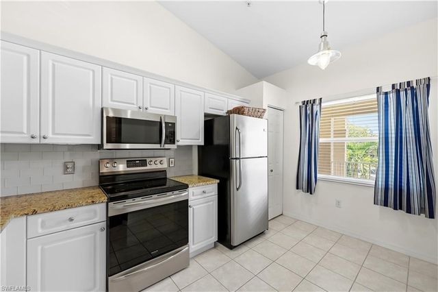 6605 Huntington Lakes CIR 203, Naples, FL 34119