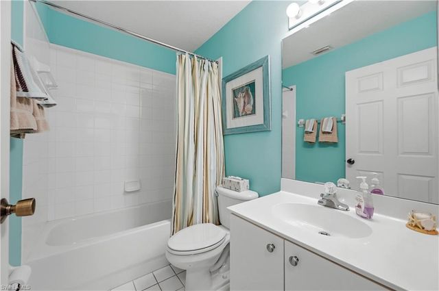 6605 Huntington Lakes CIR 203, Naples, FL 34119