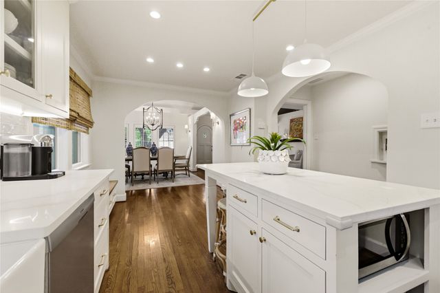 7022 Casa Loma Avenue, Dallas, TX 75214