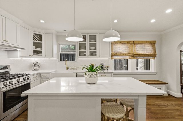 7022 Casa Loma Avenue, Dallas, TX 75214