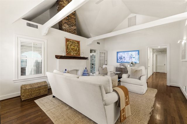 7022 Casa Loma Avenue, Dallas, TX 75214