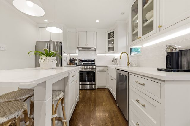 7022 Casa Loma Avenue, Dallas, TX 75214
