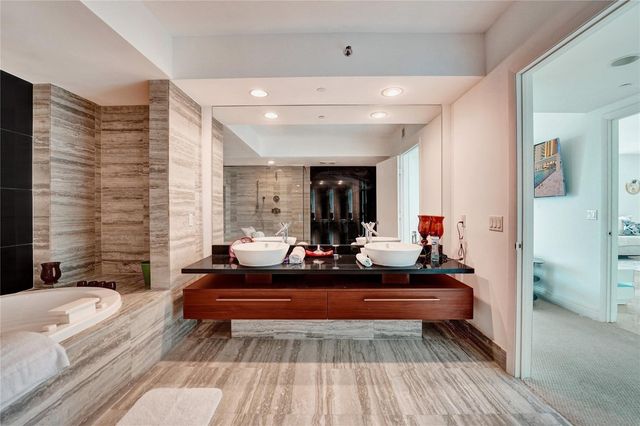 101 S Fort Lauderdale Beach Boulevard 2207, Fort Lauderdale, FL 33316