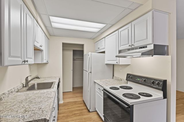 63 Stonehurst Boulevard G, Freehold, NJ 07728