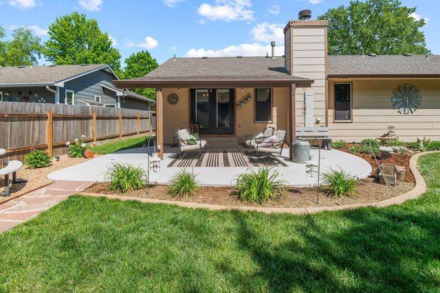 907 N Pine Grove St, Wichita, KS 67212