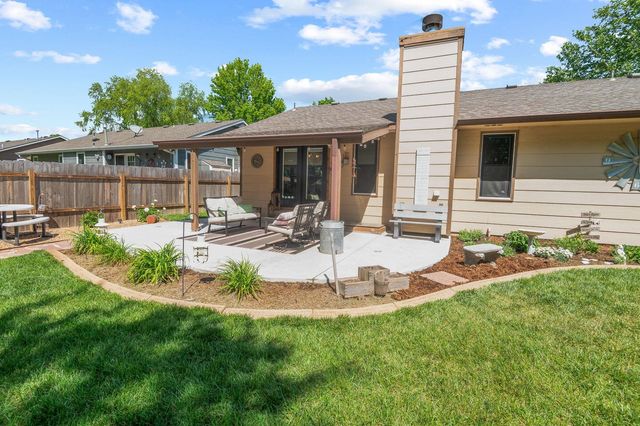 907 N Pine Grove St, Wichita, KS 67212