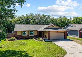 907 N Pine Grove St, Wichita, KS 67212