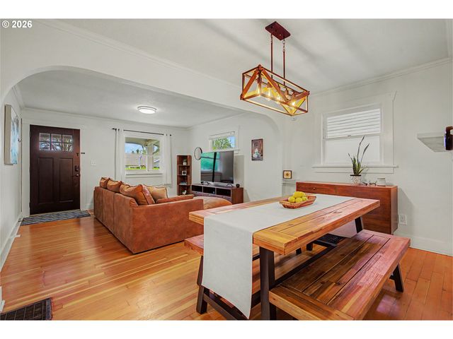 8908 Ne WYGANT St, Portland, OR 97220