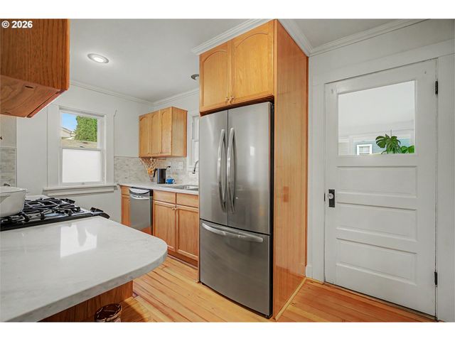 8908 Ne WYGANT St, Portland, OR 97220