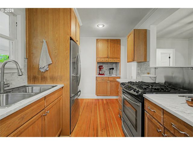 8908 Ne WYGANT St, Portland, OR 97220