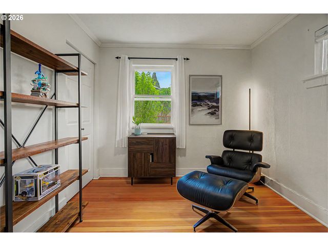 8908 Ne WYGANT St, Portland, OR 97220