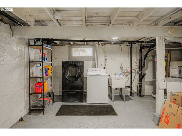 8908 Ne WYGANT St, Portland, OR 97220