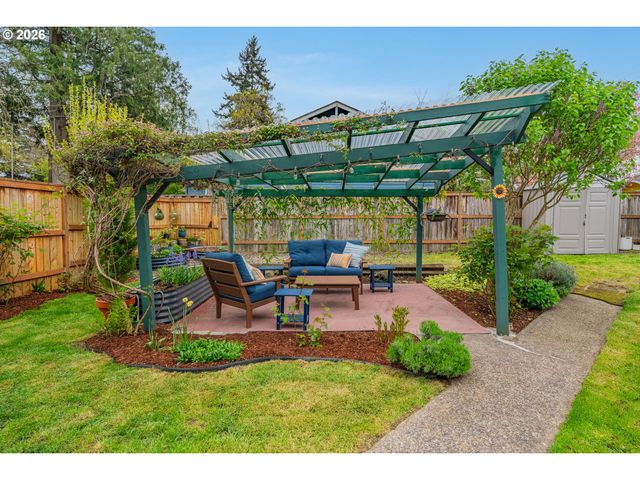 8908 Ne WYGANT St, Portland, OR 97220