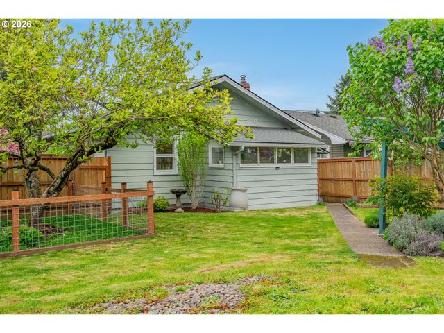 8908 Ne WYGANT St, Portland, OR 97220