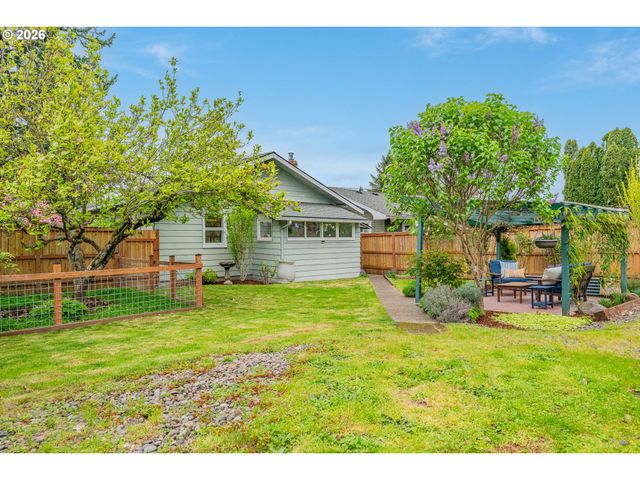 8908 Ne WYGANT St, Portland, OR 97220