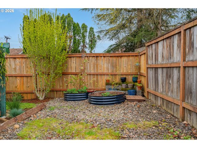 8908 Ne WYGANT St, Portland, OR 97220