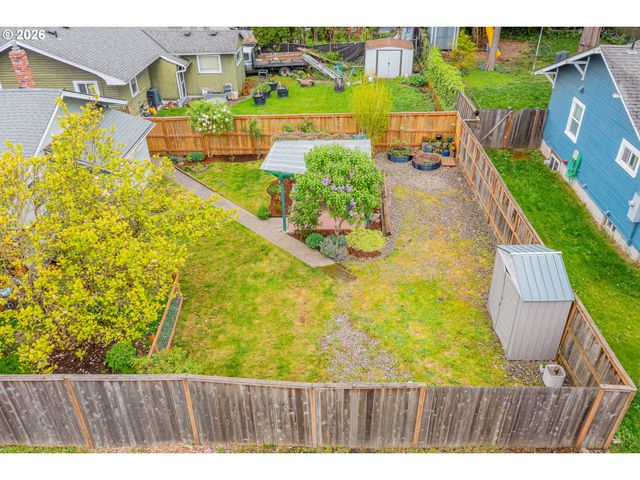 8908 Ne WYGANT St, Portland, OR 97220