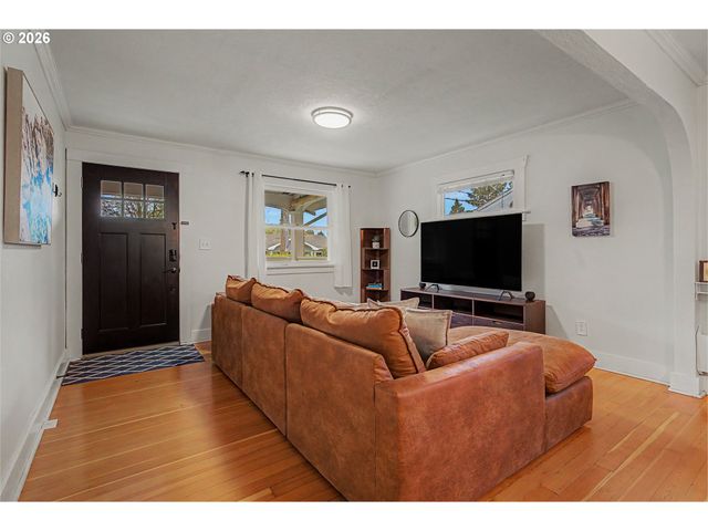 8908 Ne WYGANT St, Portland, OR 97220