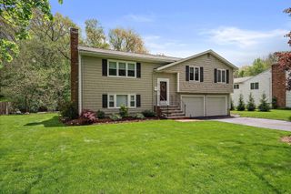 3 Burke Dr, Canton, MA 02021