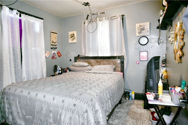 2733 Griselda Avenue, Youngstown, OH 44511