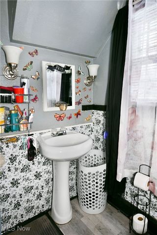 2733 Griselda Avenue, Youngstown, OH 44511