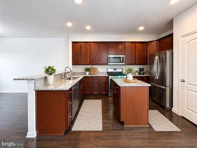 4811 HICKS DR, Fredericksburg, VA 22408