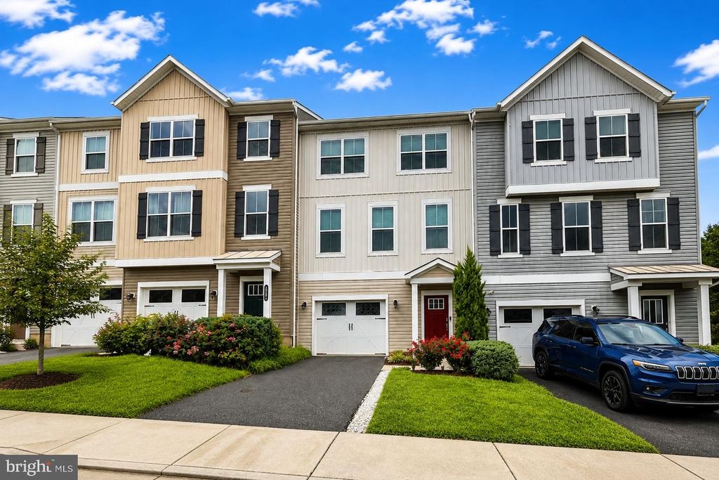 4811 HICKS DR, Fredericksburg, VA 22408