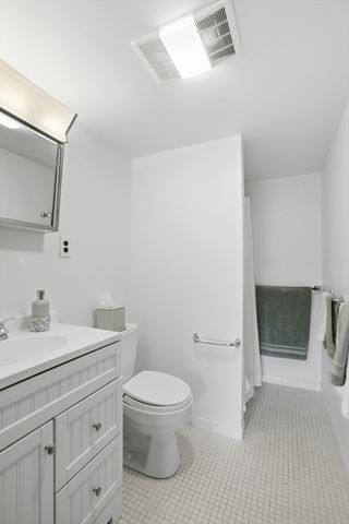 144 Marble St 403, Stoneham, MA 02180