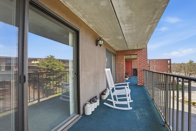144 Marble St 403, Stoneham, MA 02180