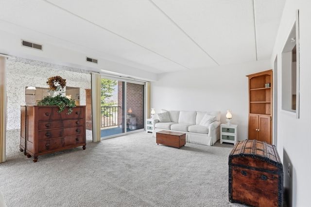 144 Marble St 403, Stoneham, MA 02180