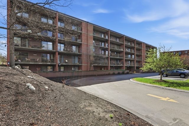 144 Marble St 403, Stoneham, MA 02180