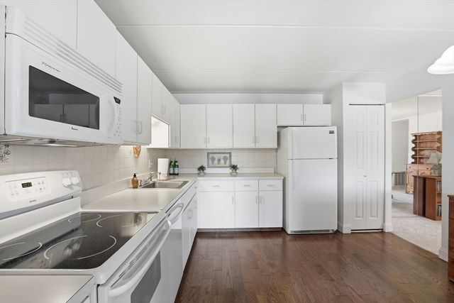 144 Marble St 403, Stoneham, MA 02180
