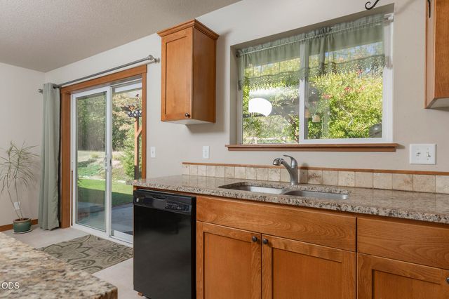 200 Stewart Road, Grants Pass, OR 97526