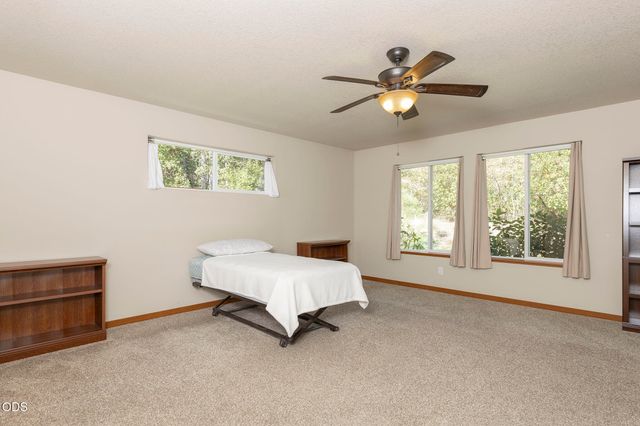 200 Stewart Road, Grants Pass, OR 97526