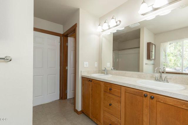 200 Stewart Road, Grants Pass, OR 97526