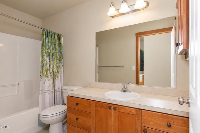 200 Stewart Road, Grants Pass, OR 97526