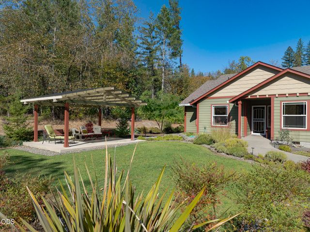200 Stewart Road, Grants Pass, OR 97526