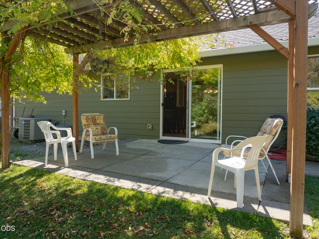 200 Stewart Road, Grants Pass, OR 97526