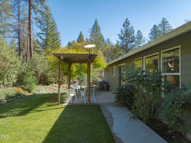 200 Stewart Road, Grants Pass, OR 97526