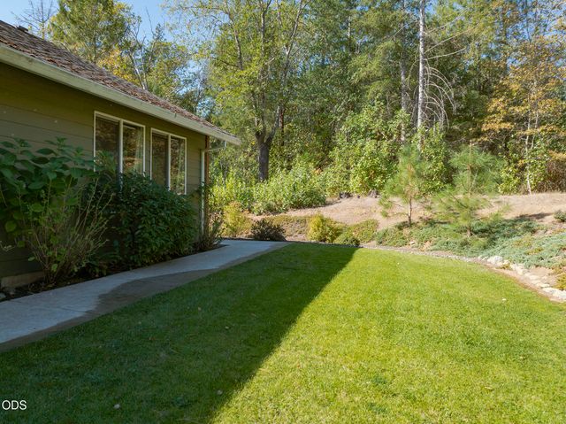 200 Stewart Road, Grants Pass, OR 97526