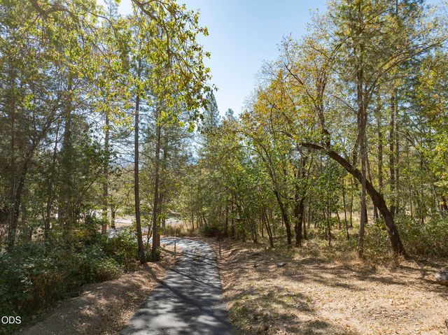 200 Stewart Road, Grants Pass, OR 97526