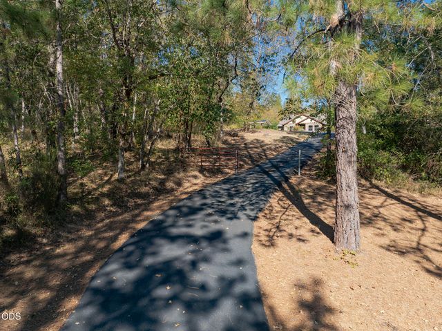 200 Stewart Road, Grants Pass, OR 97526