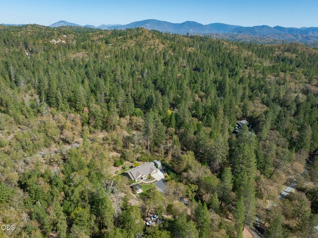 200 Stewart Road, Grants Pass, OR 97526