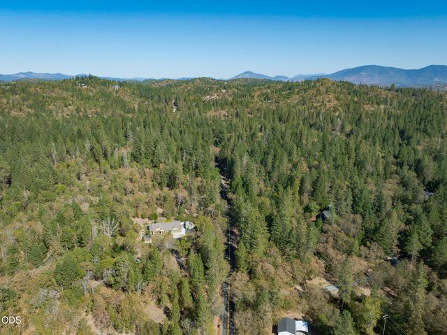 200 Stewart Road, Grants Pass, OR 97526