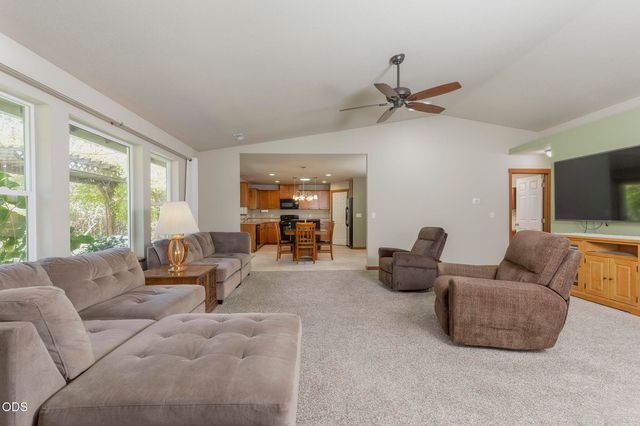 200 Stewart Road, Grants Pass, OR 97526