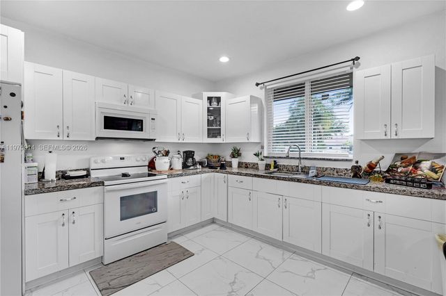 20825 SW 242nd St, Homestead, FL 33031